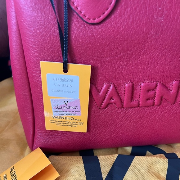 Brand new Valentino handbag! With tags - Picture 3 of 9